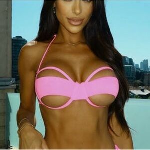 NWT XS Fashion Nova white Bikini Top cut out underboob swimsuit